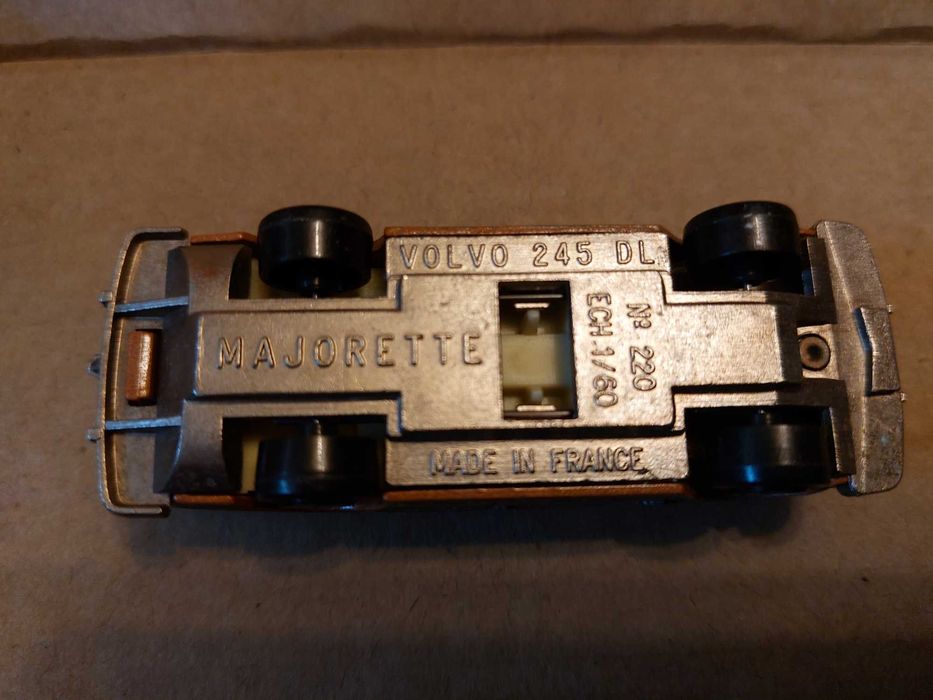 Majorette Volvo 245DL N° 220 (Touring Club de France)