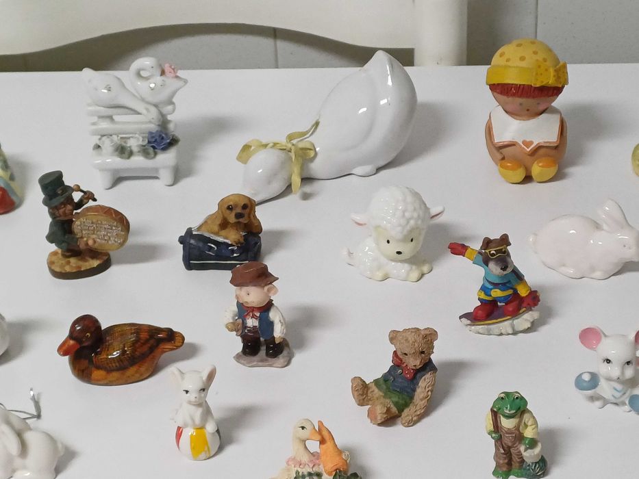 Bonecos e figuras várias 34 unidades