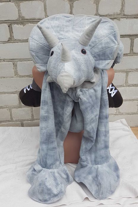 Дитячий карнавальний маскарадний костюм динозавра трицератопса