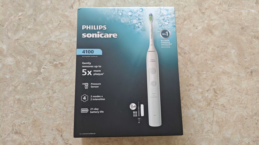 Philips Sonicare HX4046/41 szczoteczka soniczna (4 końcówki, etui, ładowarka)