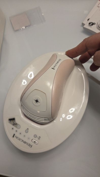 Depilator laserowy Remington iLight IPL6750