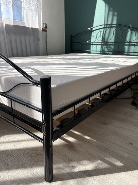 Lozko metalowe z rama 140x200 czarne
