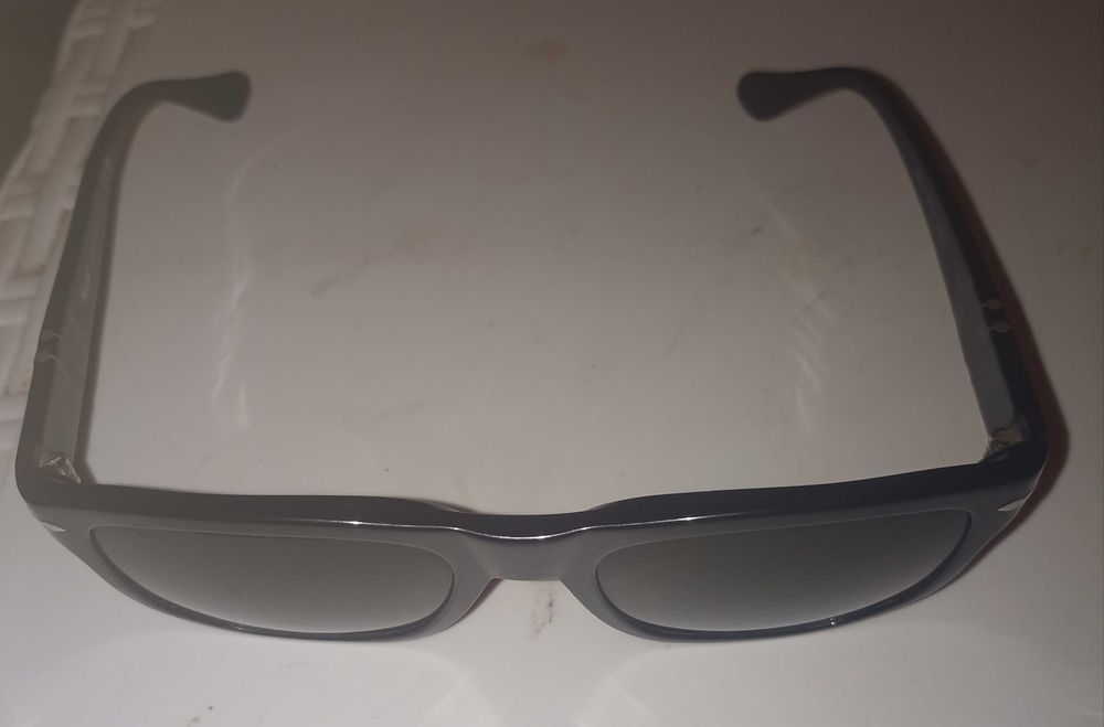 Óculos de sol PERSOL.