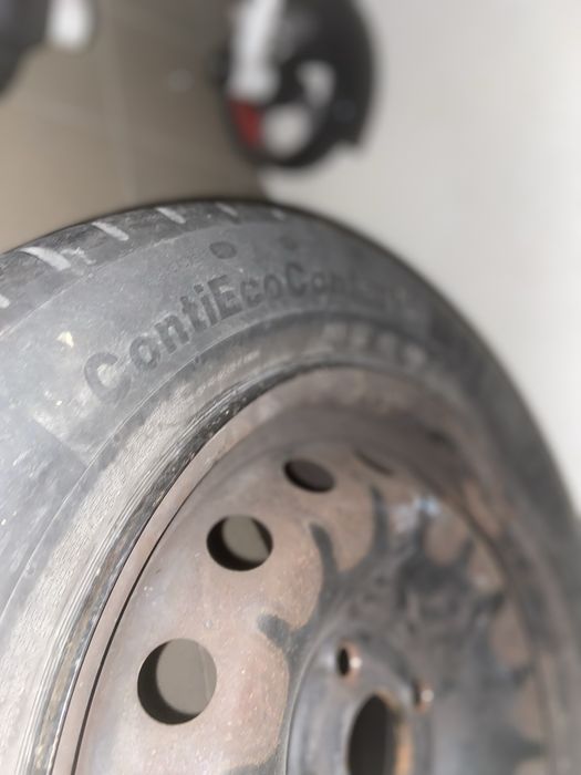 Pneus semi novos para desocupar