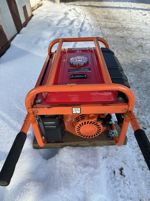 Продам Бензогенератор 3 квт