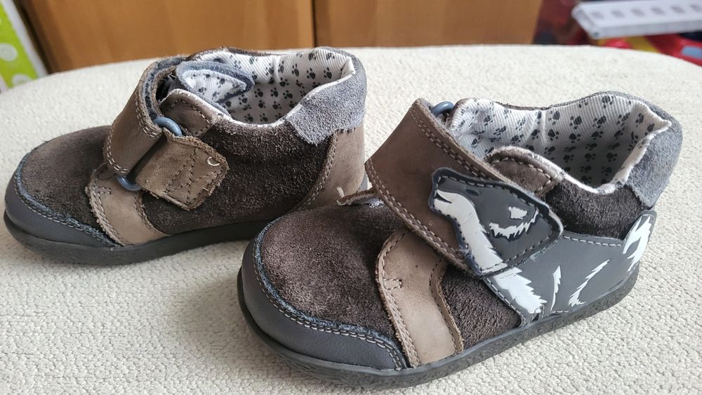 Trzewik, buty chłopięce Clarks, 21