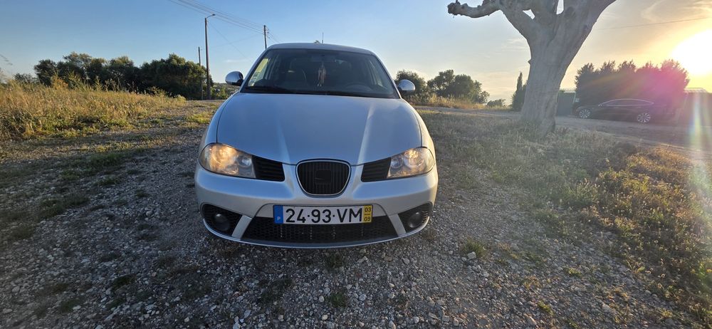 Seat Ibiza 1.4  Comercial – 2003 - Avariado