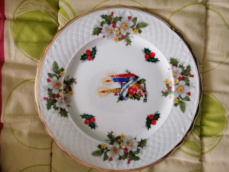 Porcelana Pratos decorativos como novos