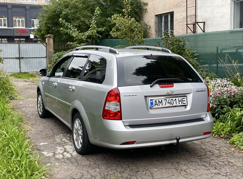 Chevrolet Nubira 2010 в чудовому стані