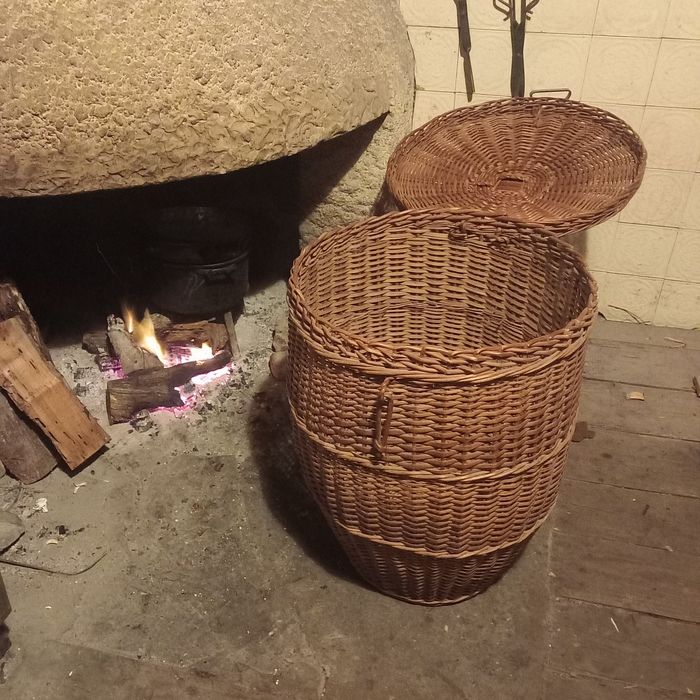Cesto antigo em verga