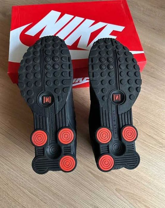 Nike Shox R4 Black Bright Crimson R.44