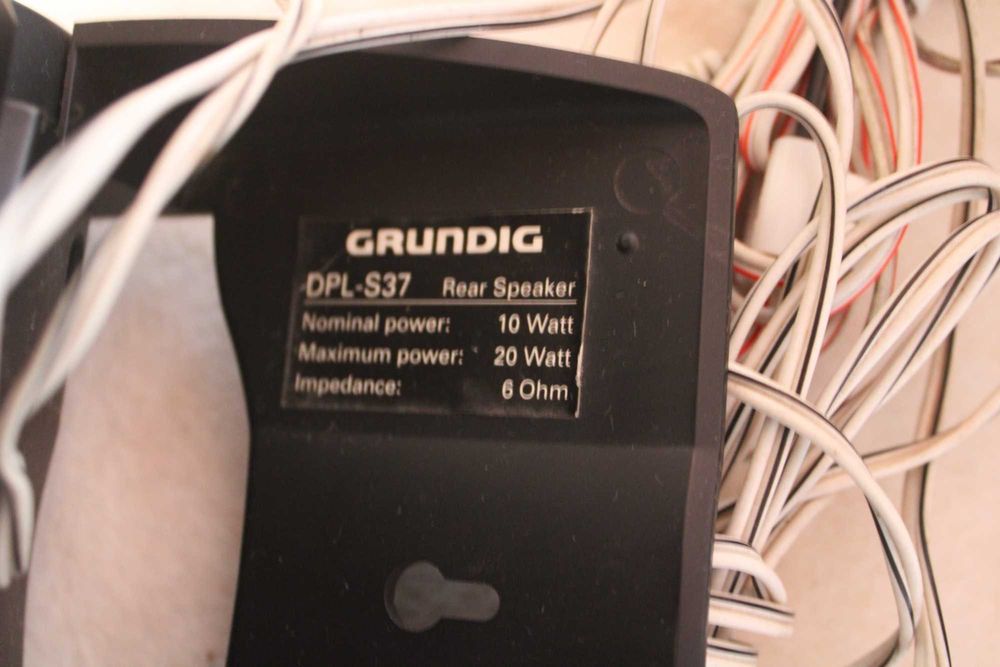 Colunas Grundig DPL-S37 + Centre Box 50/100W + 2 Rear Speakers