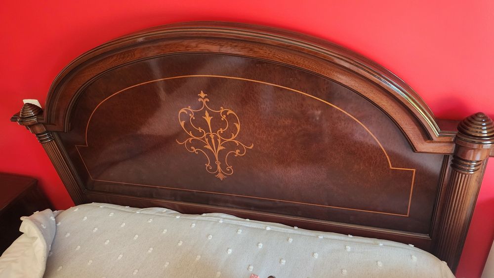 Quarto completo em madeira maciça de cerejeira – Excelente estado