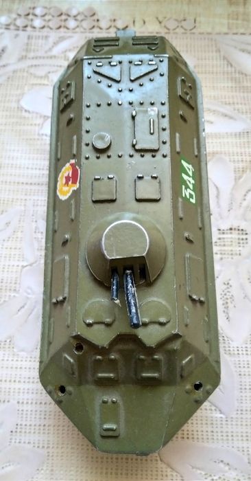 Игрушка Танк металлический, изготовлен в СССР.