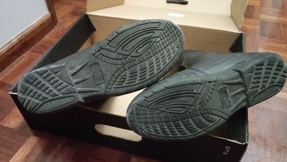 Botas de motociclismo número 41.