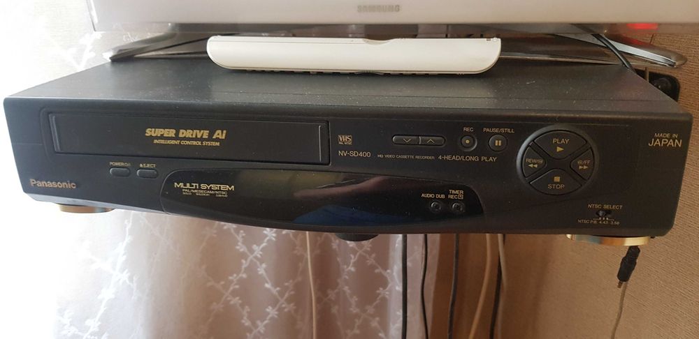 Видеомагнитофон Panasonic NV-SD400