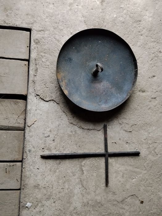 Продам Тарелка для Приготовки Еды кому нужен звоните