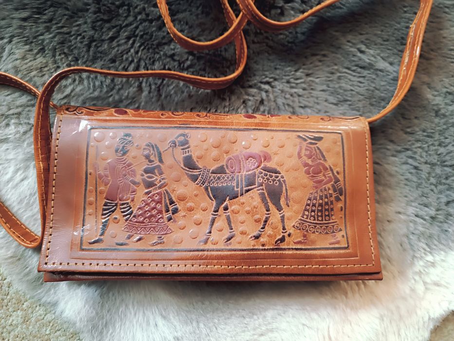 Egzotyczna torebka -opowieść zaklęta w skórze pustynna Karawana