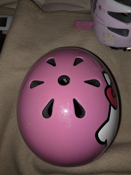Hello Kitty Kask Dziecięcy i UVEX  w super stanie cena dotyczy wszystk
