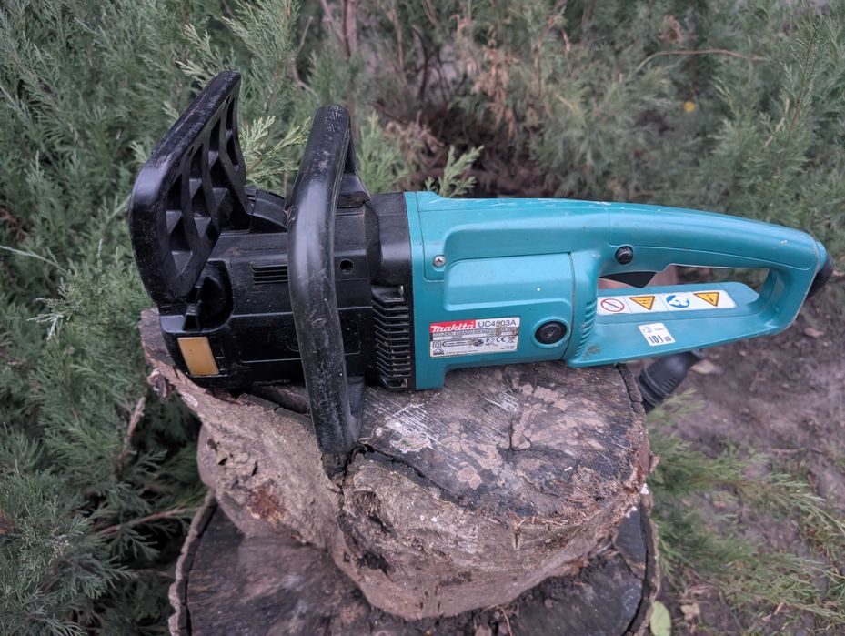 Електропила Makita uc4503a