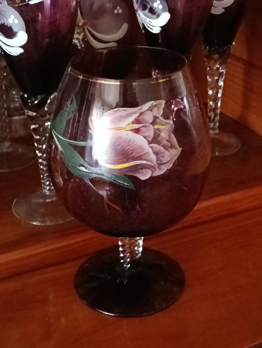 Belo copo balão grande e dois pequeninos copos