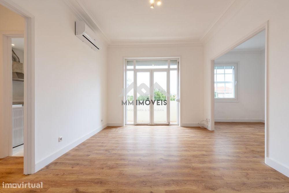 Apartamento T4 Renovado | Arrendamento | Jardim | Varanda | Garagem ||