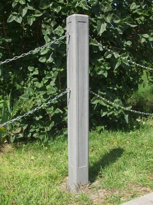 Słupek drogowy uliczny parkingowy betonowy