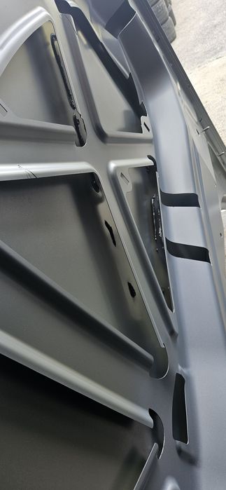 Capou range rover velar com um piqueno difeito