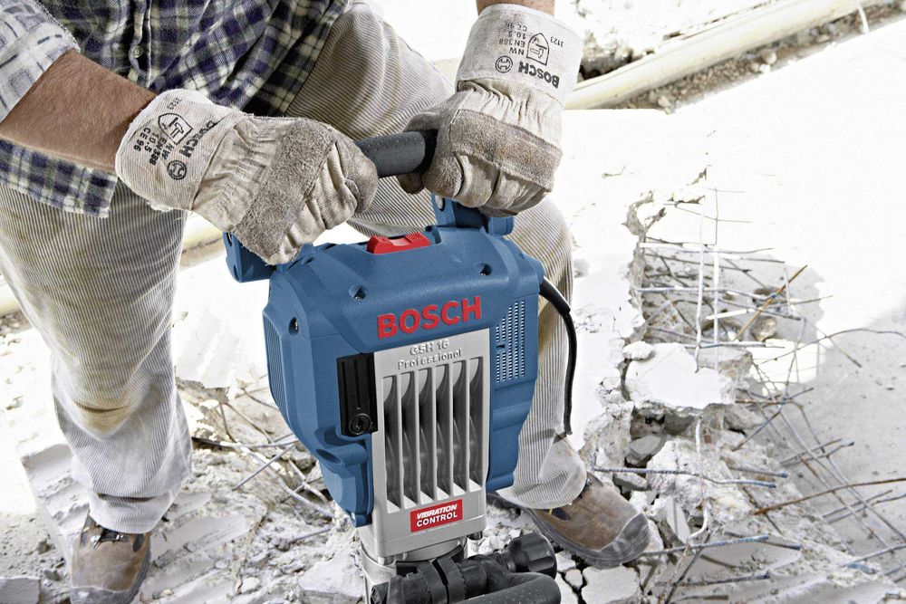 Aluguer Martelo Demolidor Bosch GSH 16-30 -Potência Prof  HEX 30mm