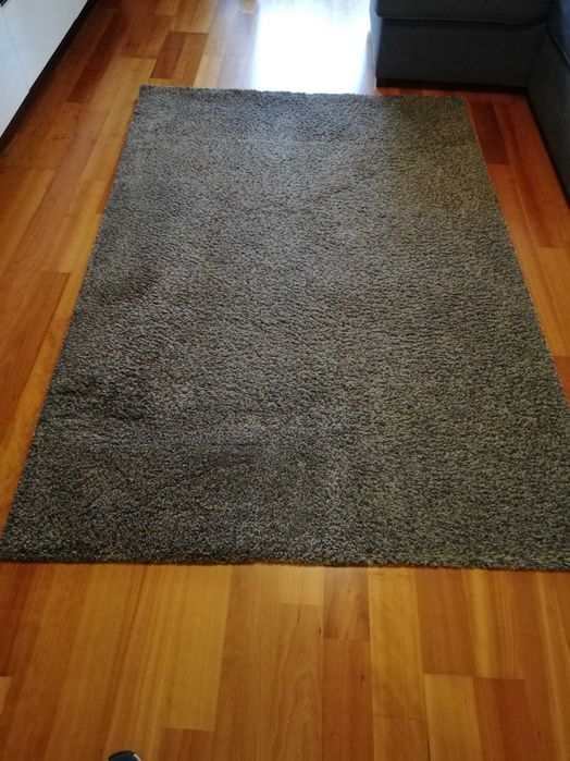 Carpete de sala em bom estado lavada por profissional