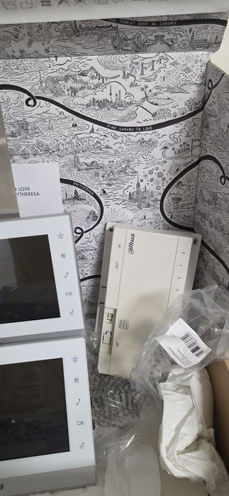 Videofon Dahua 2x monitory,  czytnik linii papilarnych
