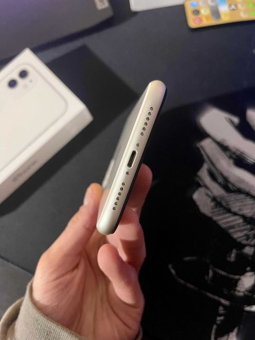 iPhone 11 - 128GB Branco - Como Novo - Bateria 100%