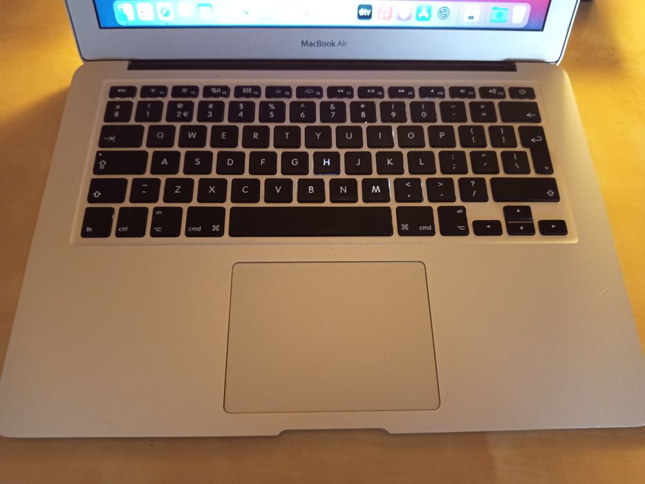 Portátil Apple MacBook Air 13 Intel i5 Disco SSD WiFi Bluetooth