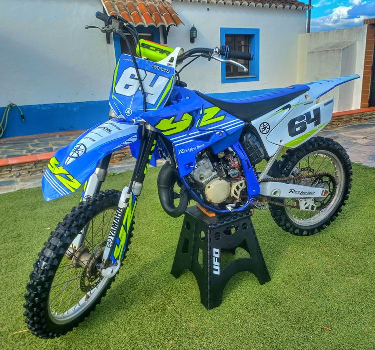 YAMAHA YZ 125 ---