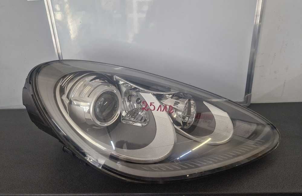 Porsche Cayenne 7P 10-14r. Lampa Przód Prawa Xenon