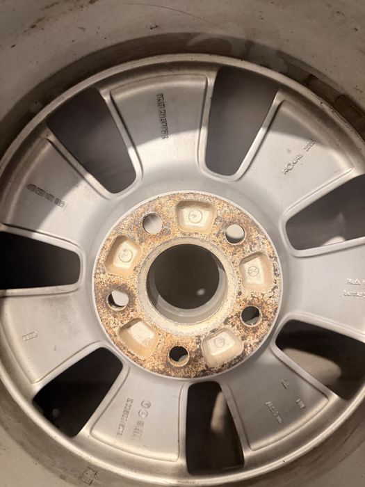 Felgi orginalne audi 17cali.  7.5Jx17H2 ET28
