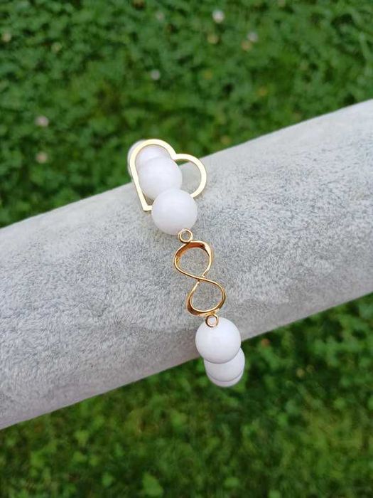 Bransoletka damska z Agatu białego +serce i symbol nieskończoności