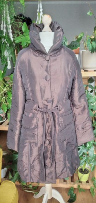 Jesienny, przejściowy płaszcz w rozmiarze M.