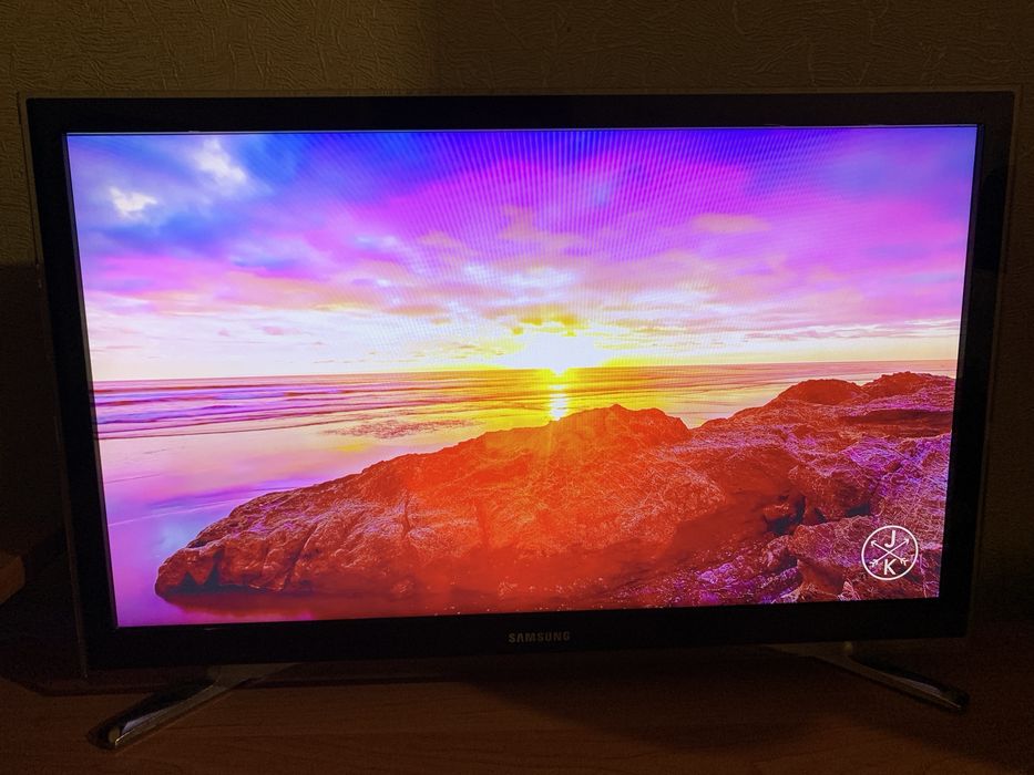 Телевизор Samsung 22 дюйма WIFI