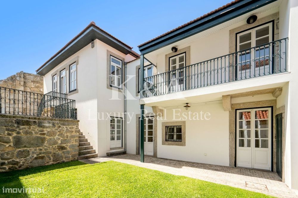 Moradia Centenária na zona histórica da Foz, com vistas rio e mar