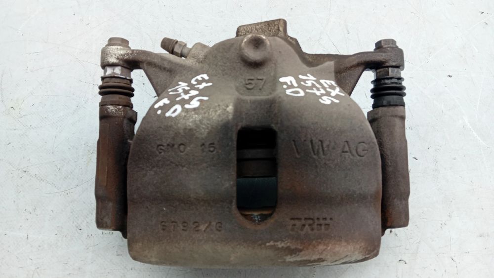 Pinça travão / maxila de travão frente direita AUDI A3 (8V1, 8VK)
