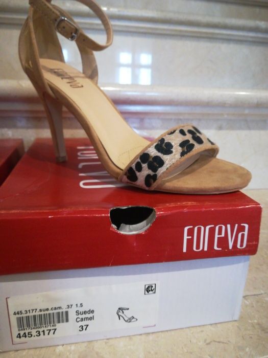 Sapatos elegantes 37