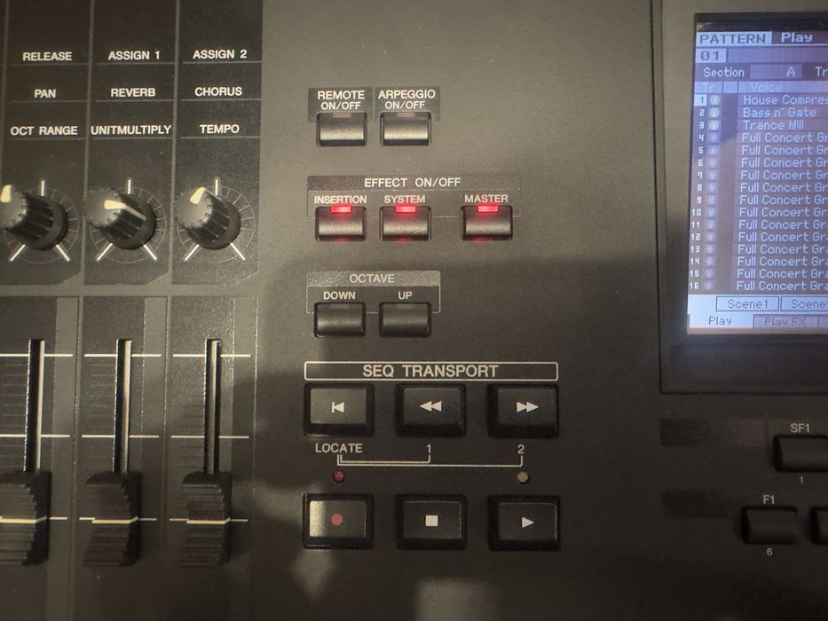 Vendo Yamaha Motif XF8 mais a Flightcase com rodas