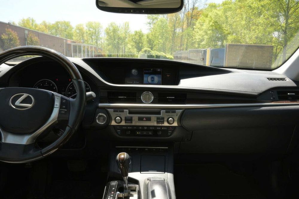 Lexus Es 350      2015