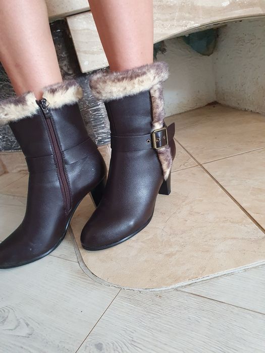 Buty skórzane zimowe Trzewiki na obcasie Tomasso Taccardi 39