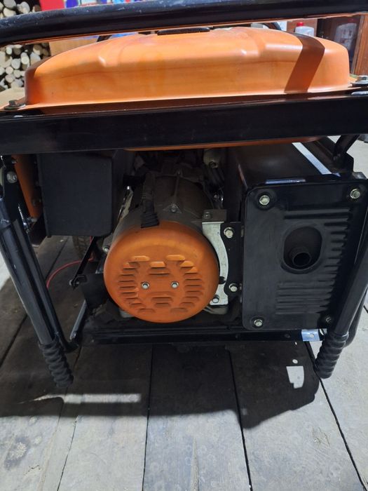 Генератор 5.5 бензиновый