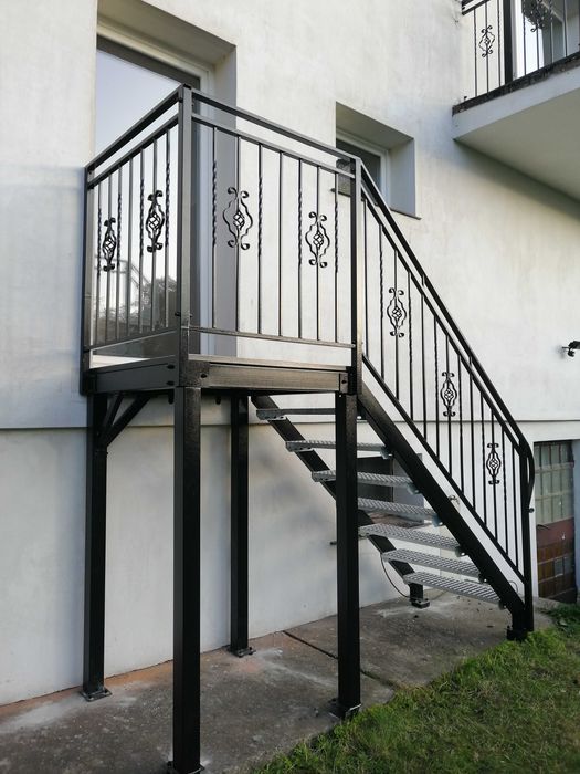 Schody metalowe zewnętrzne