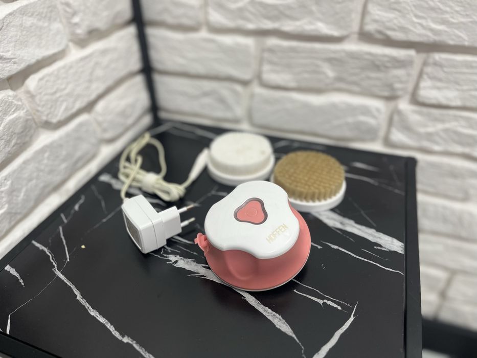 Szczotka do mycia z ladowarką