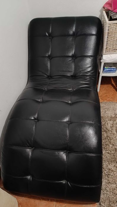 Chaise longe preto semi novo