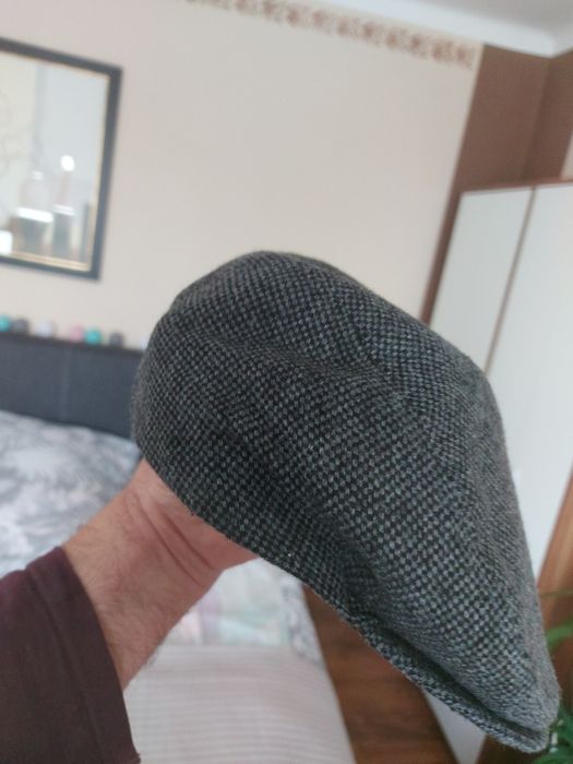 Różne kaszkiety  meskie nowe